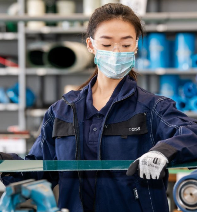 Équipements de protection individuelle GISS : chaussures de sécurité, lunettes et masques