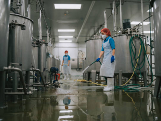 Processus de lavage des équipements de production